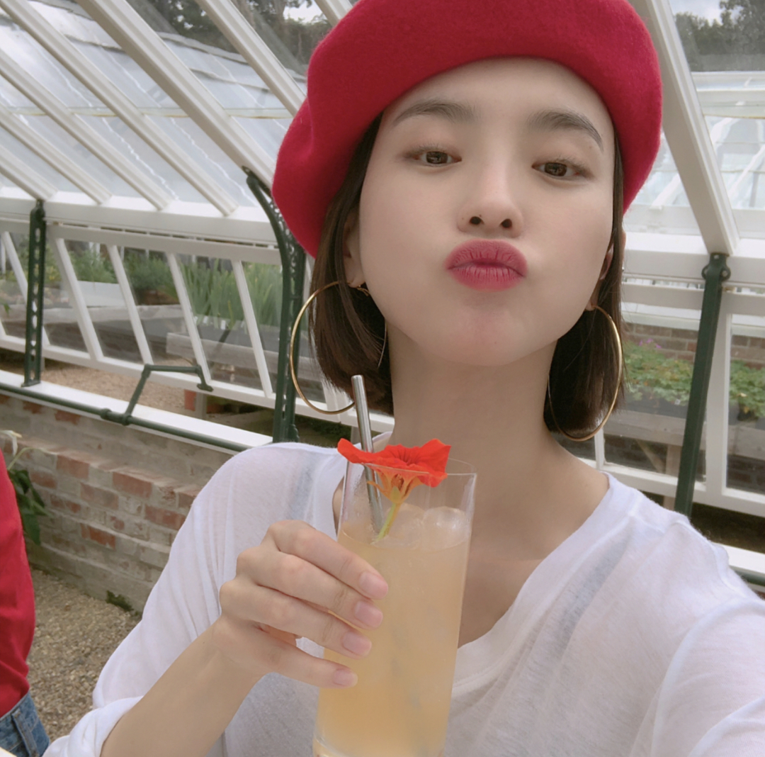 微信清新气质阳光迷人女生头像