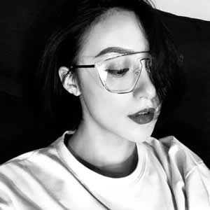 霸气超拽的黑白风格女生微信头像下载