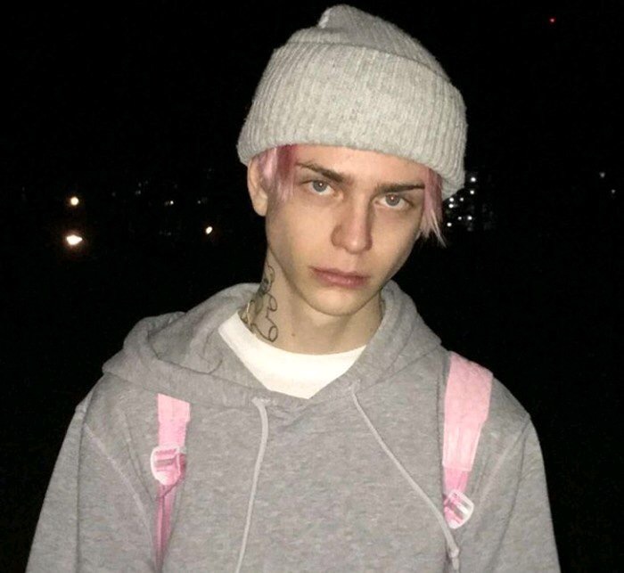 微信冷酷阳光气质男生头像