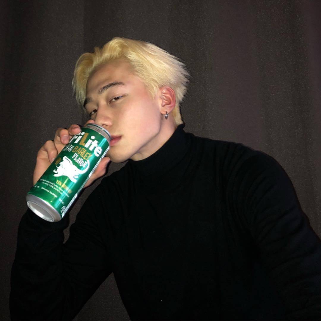 微信潮流性感冷酷男生头像