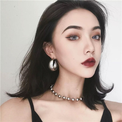 微信阳光简洁气质女生头像
