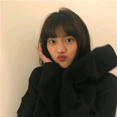 简洁气质阳光女生微信头像