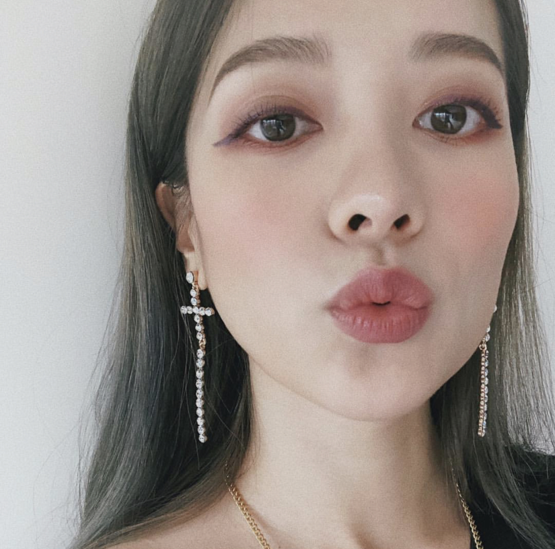 微信清新气质阳光迷人女生头像