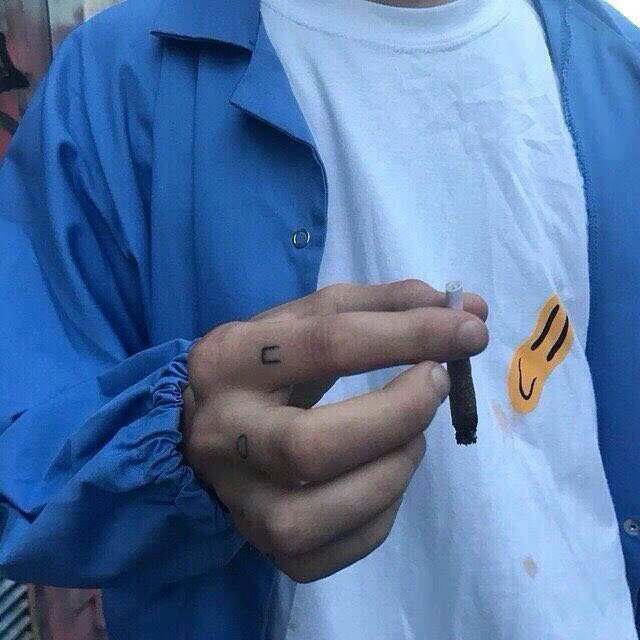 微信潮流性感冷酷男生头像