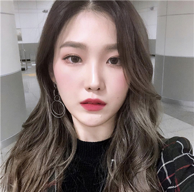 微信阳光唯美气质女生头像