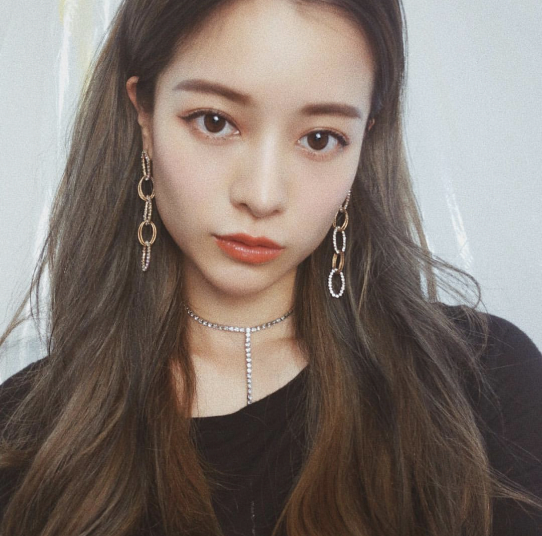 微信清新气质阳光迷人女生头像