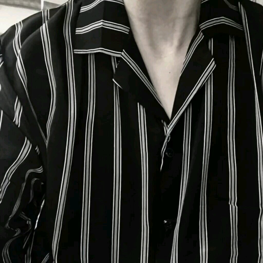 微信潮流性感冷酷男生头像