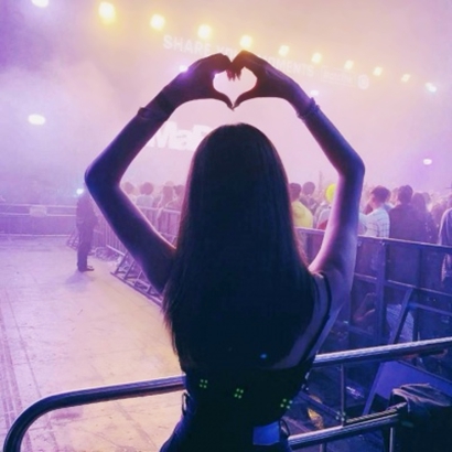 个性潮酷的女生系列微信头像合集下载