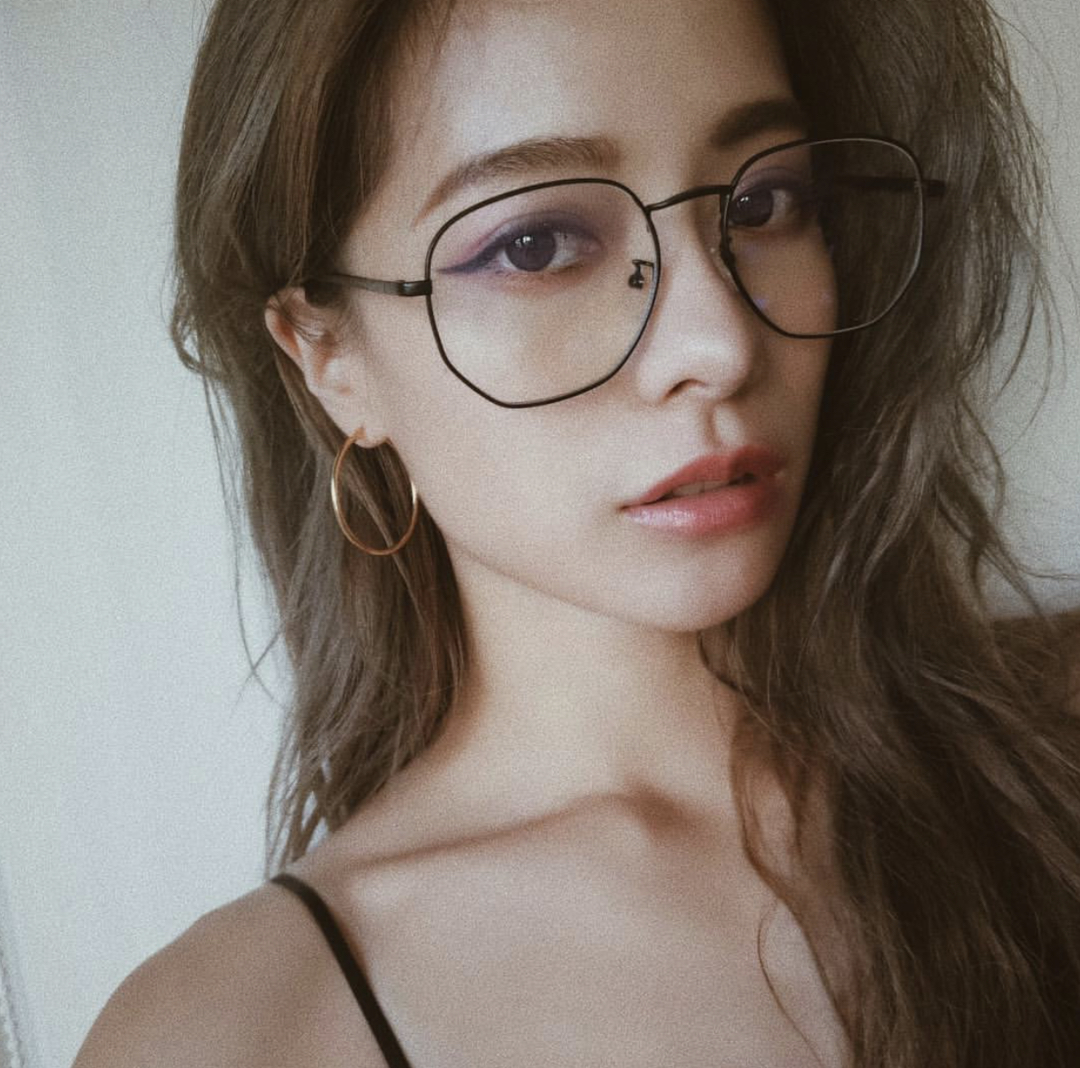 微信清新气质阳光迷人女生头像