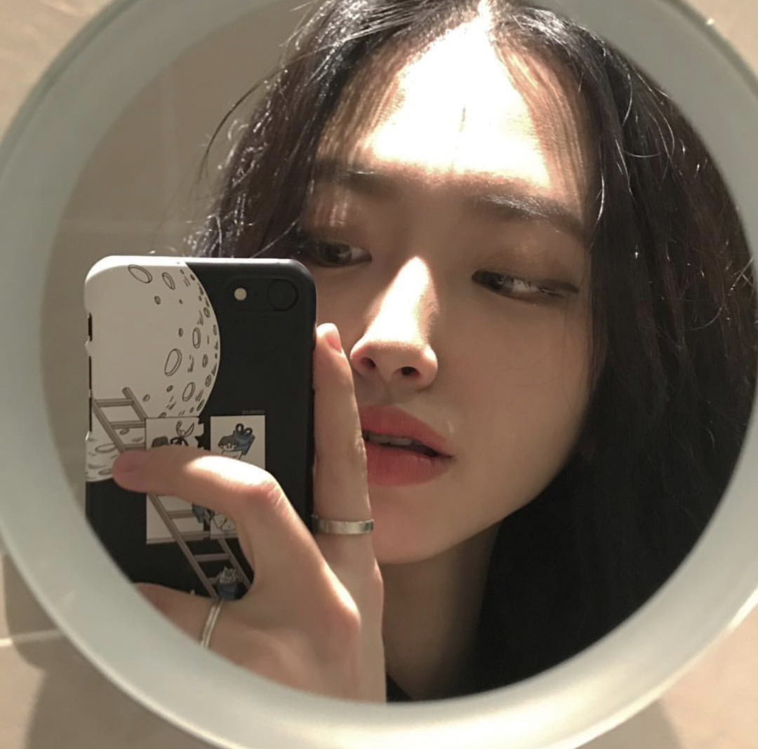 微信时尚阳光气质女生头像