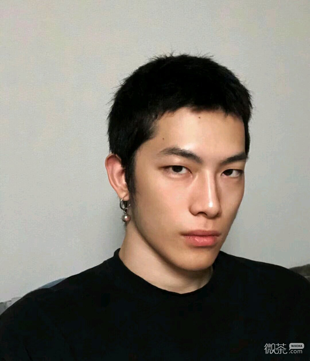 微信冷酷阳光气质男生头像