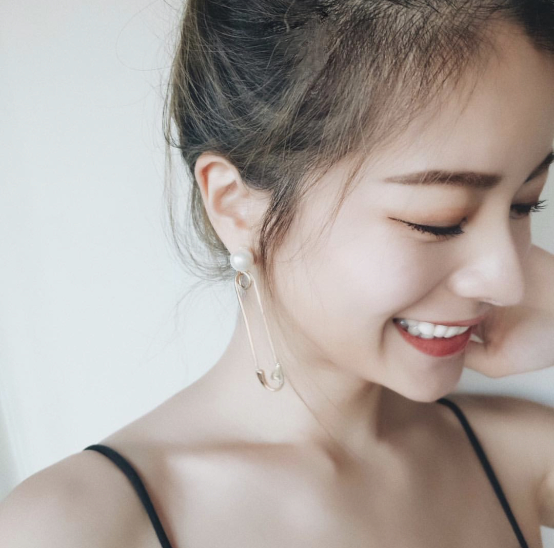 微信清新气质阳光迷人女生头像