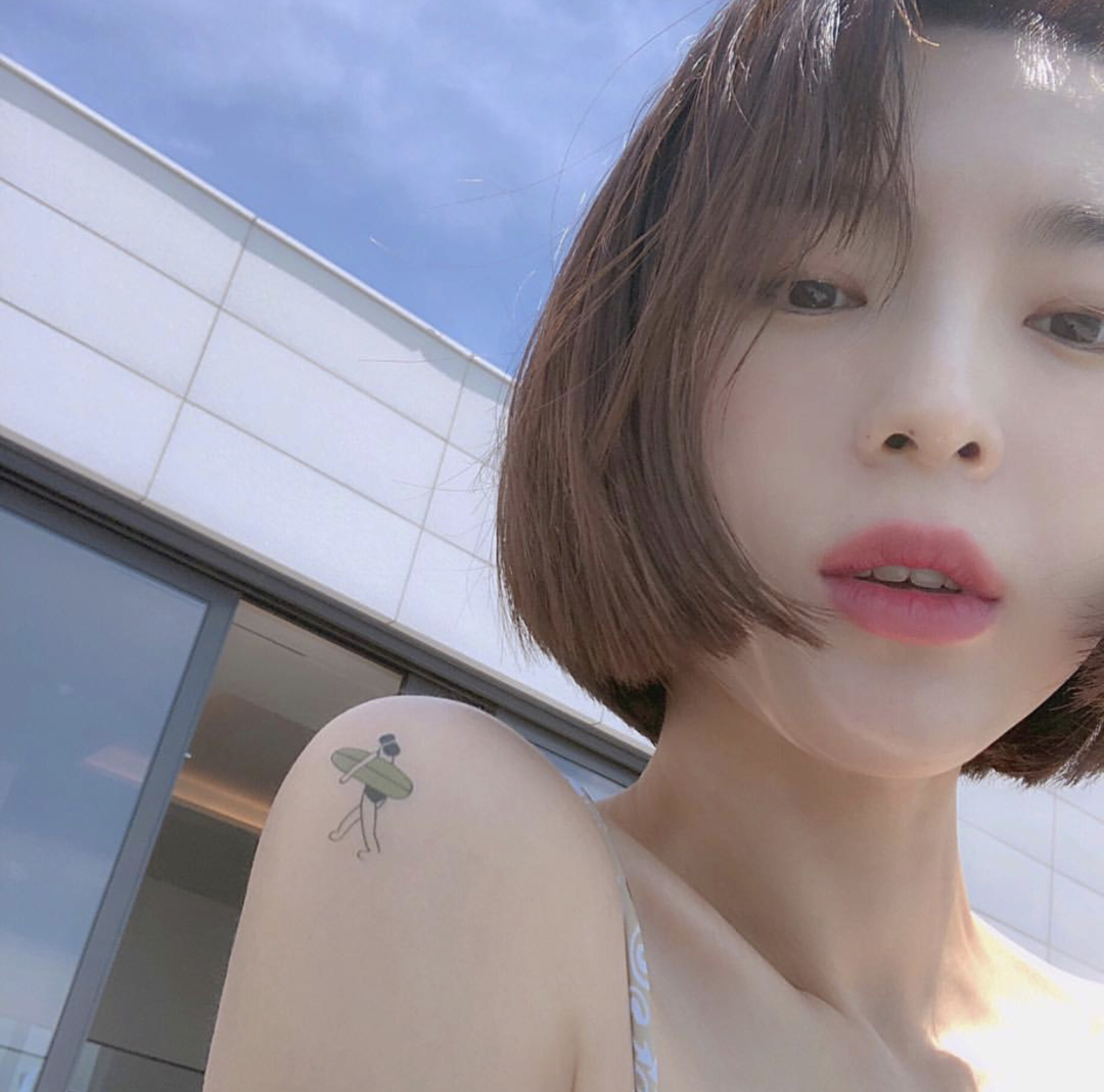 微信清新气质阳光迷人女生头像