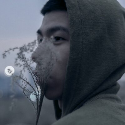 微信潮流性感冷酷男生头像