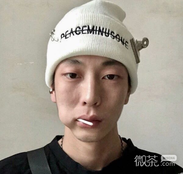 微信洒脱高颜值帅气男生头像