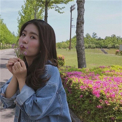 清新迷人气质女生头像