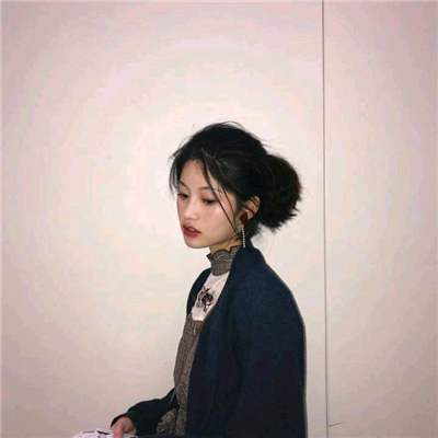 微信小清新阳光温馨女生头像