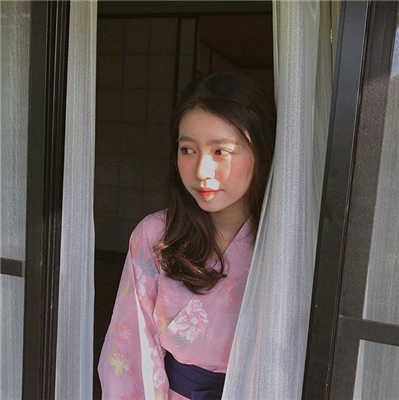 清新迷人气质女生头像