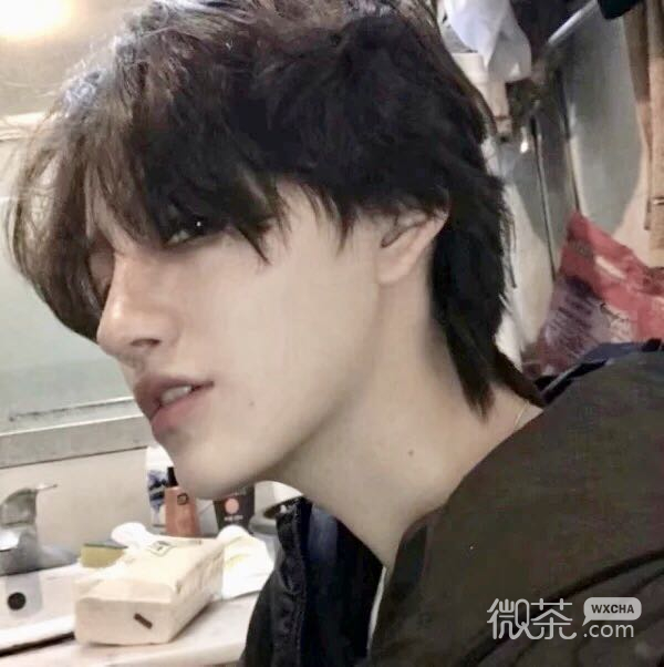 微信洒脱高颜值帅气男生头像