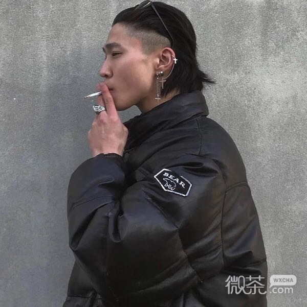 微信洒脱高颜值帅气男生头像