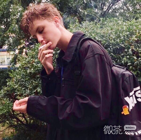 微信帅气成熟性感男生头像
