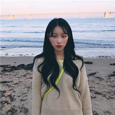 微信深沉佛系时尚女生头像