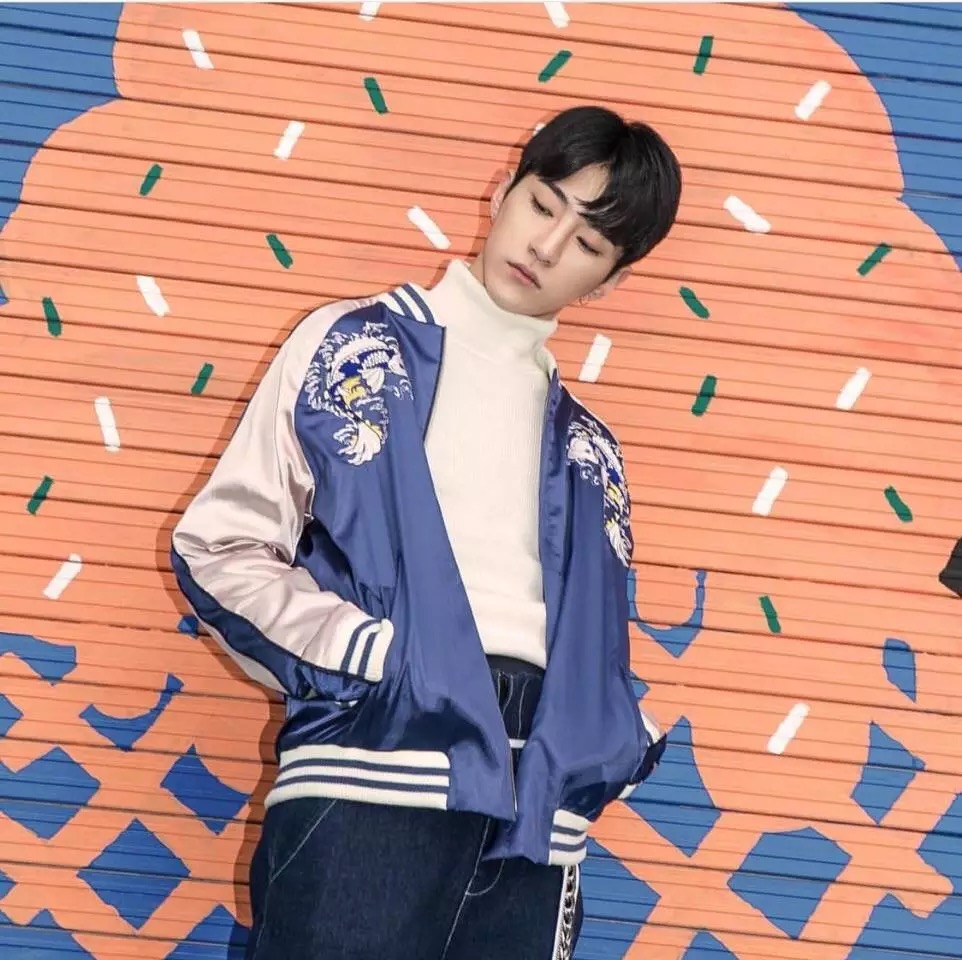 成熟性感男生微信头像