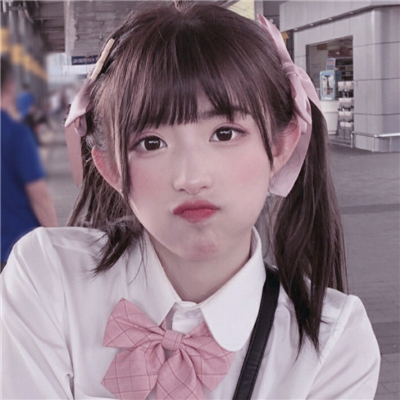 微信文艺迷人气质女生头像