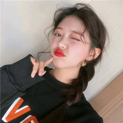 微信深沉佛系时尚女生头像