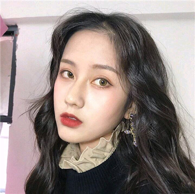 微信深沉佛系时尚女生头像