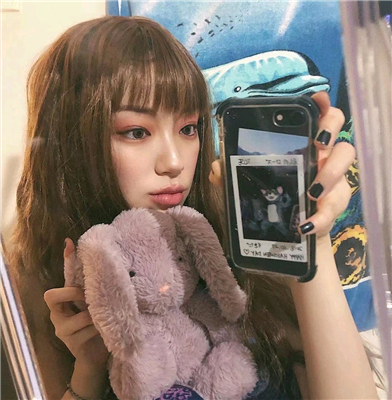 微信深沉佛系时尚女生头像