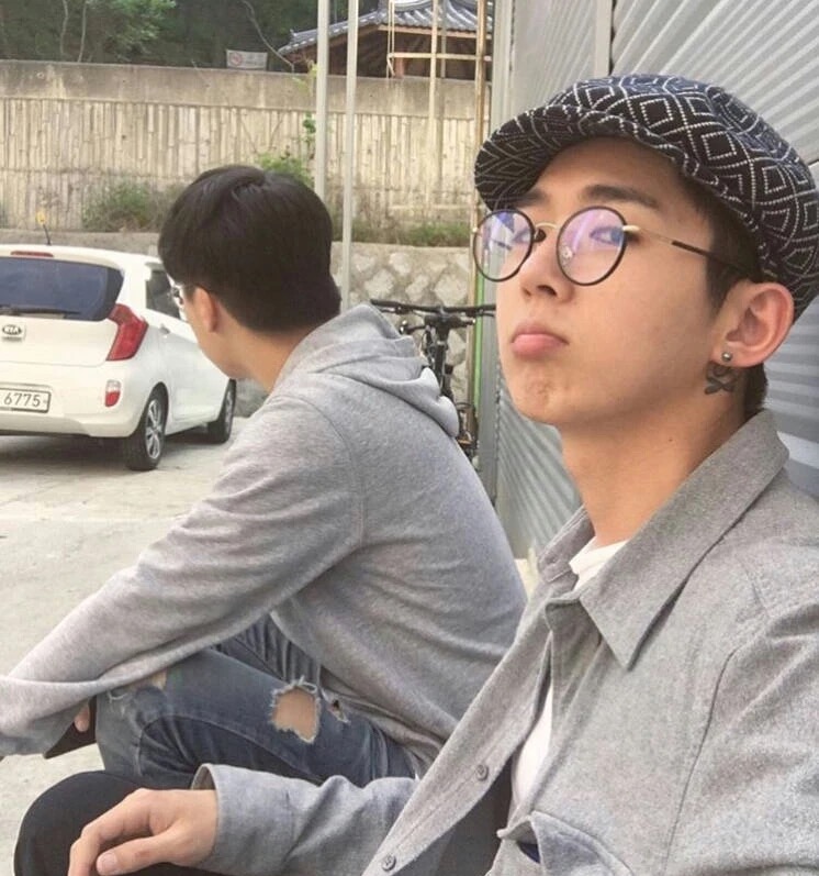 成熟性感男生微信头像