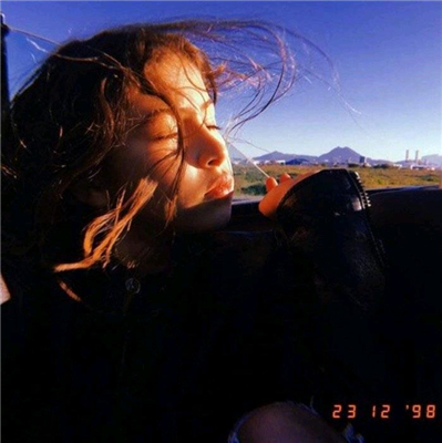 微信清新唯美简洁女生头像