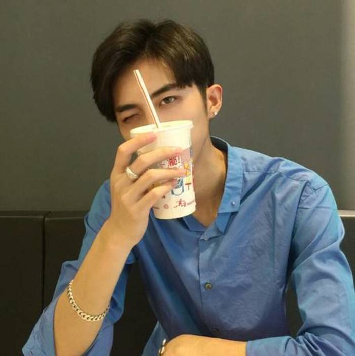 成熟性感男生微信头像