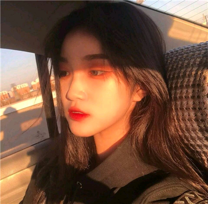 微信深沉佛系时尚女生头像