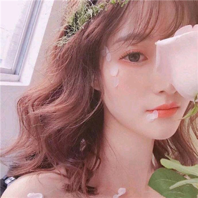 微信深沉佛系时尚女生头像