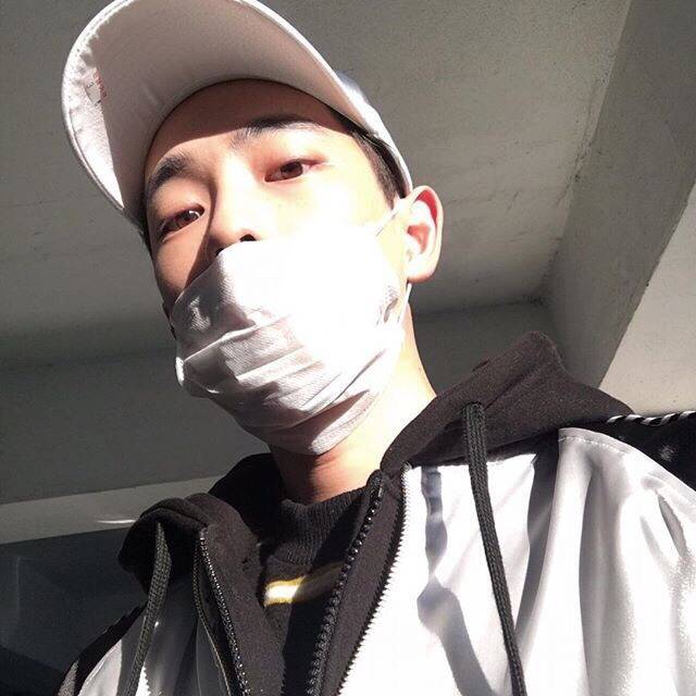 成熟性感男生微信头像