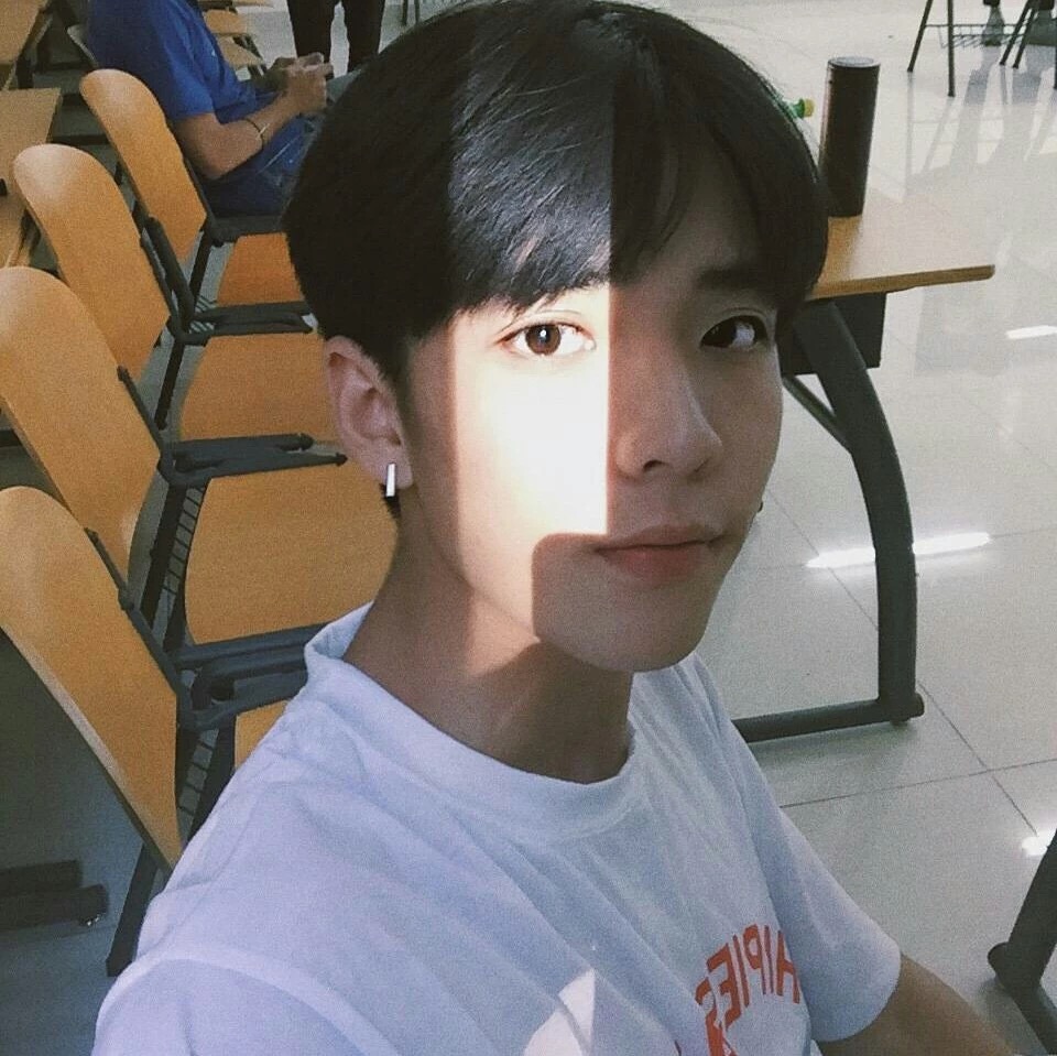 成熟性感男生微信头像