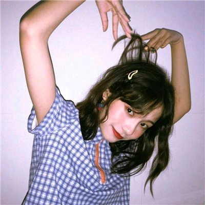 微信深沉佛系时尚女生头像