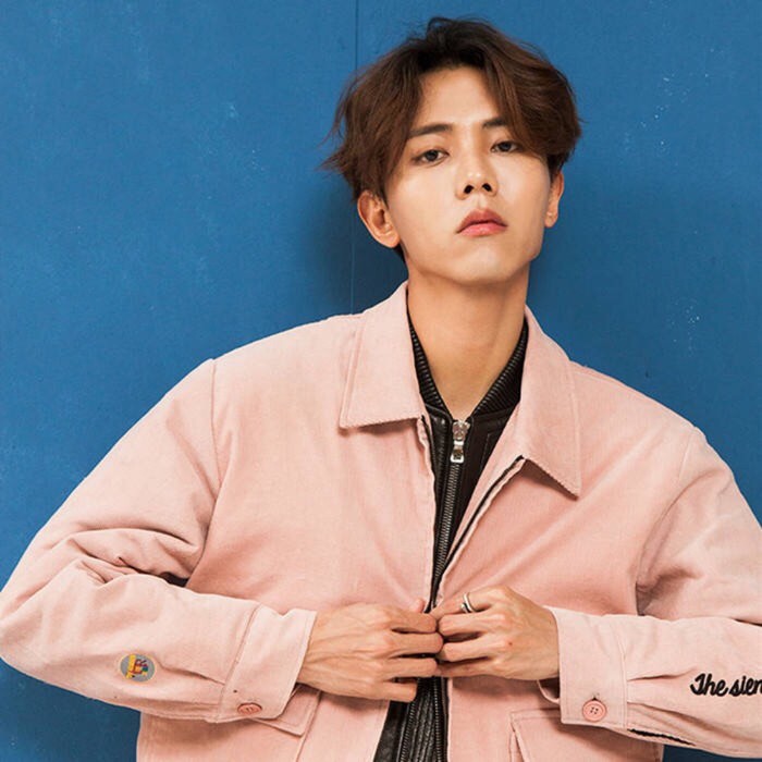 成熟性感男生微信头像