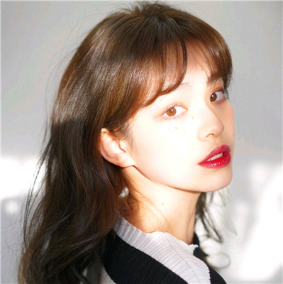 微信深沉佛系时尚女生头像