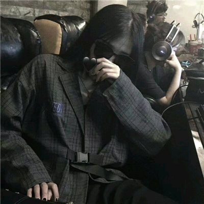 清新气质时尚女生头像