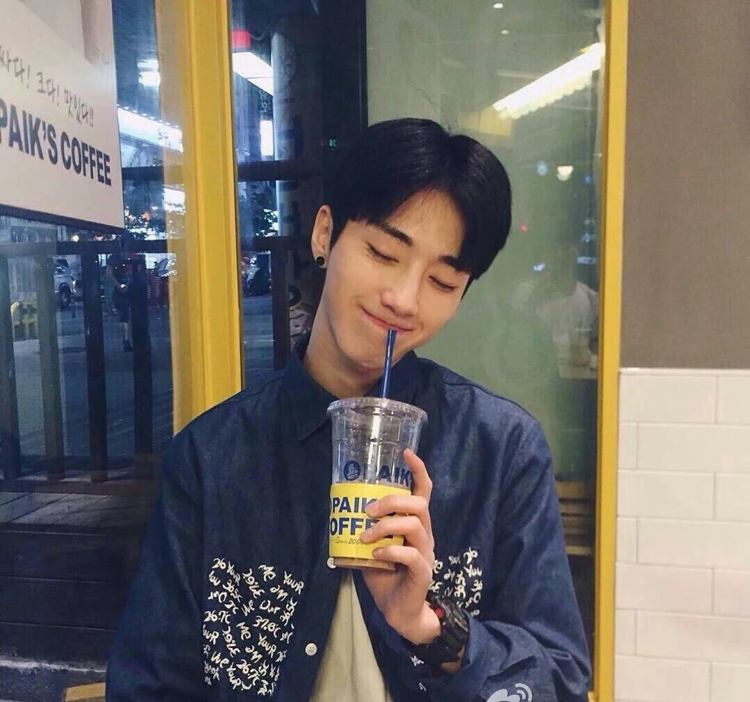 成熟性感男生微信头像