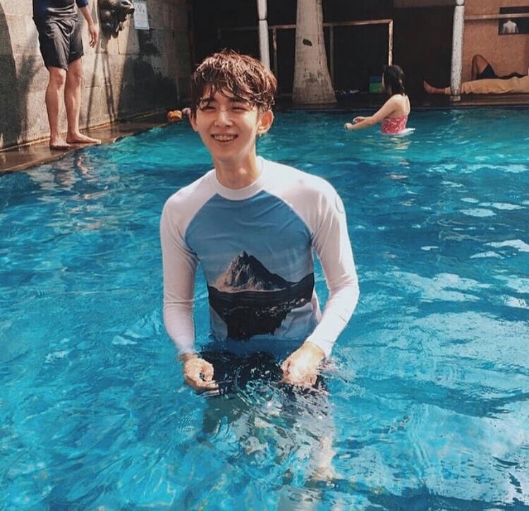 成熟性感男生微信头像