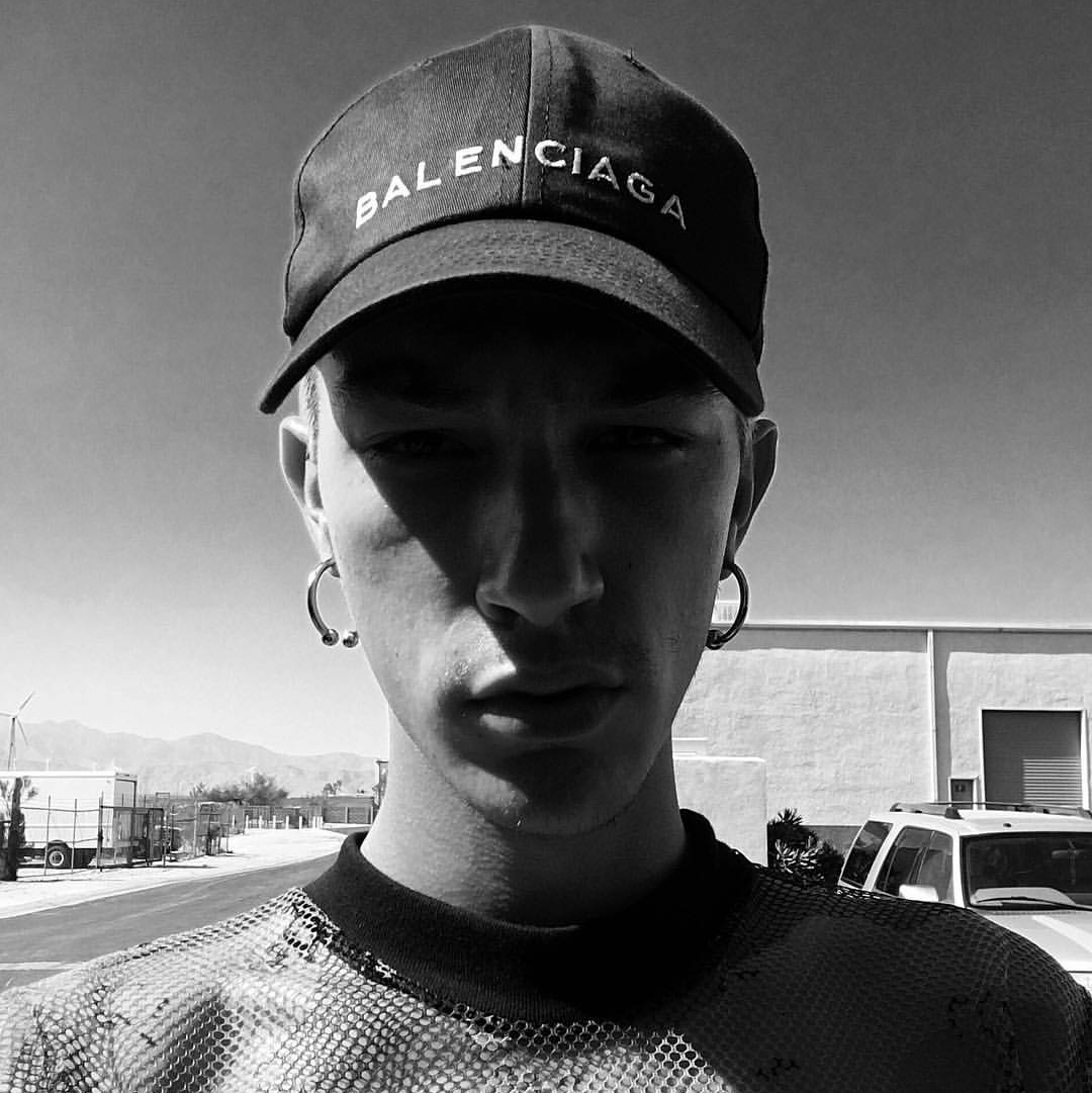 微信帅气高冷霸气欧美男生头像