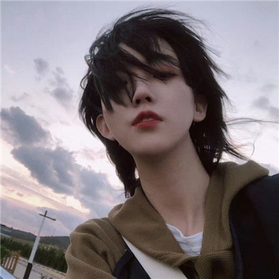微信好看阳光文艺性感女生头像