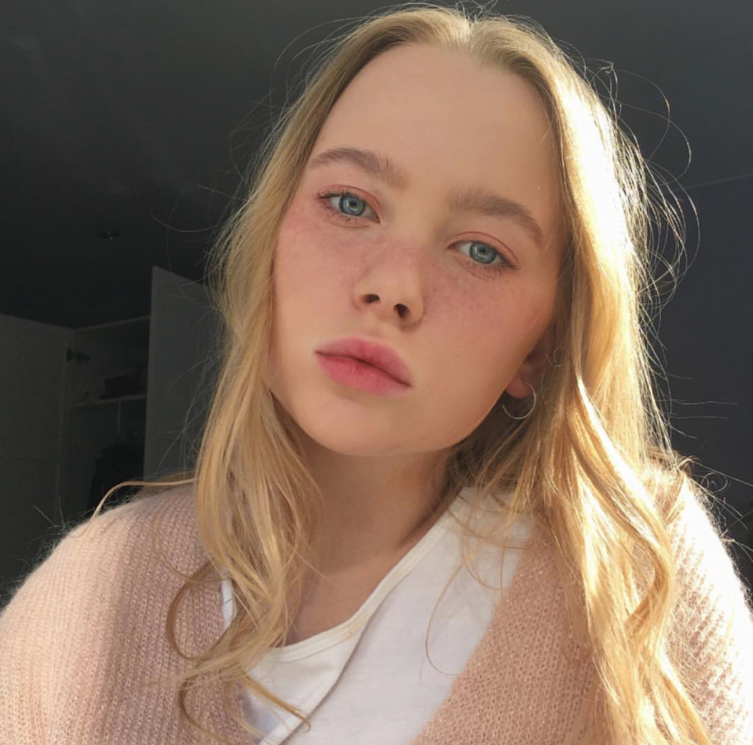 微信气质阳光简洁时尚女头