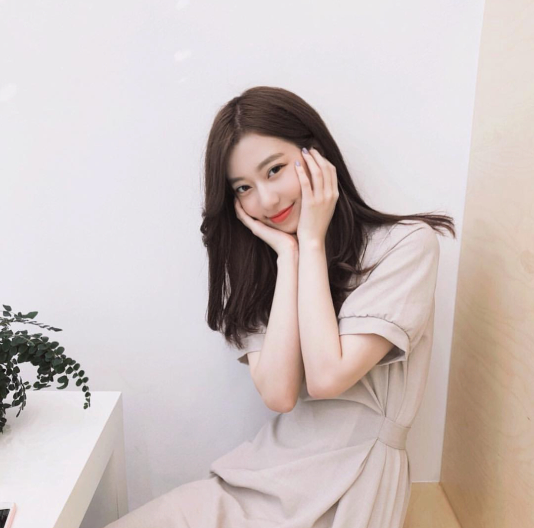 微信气质阳光简洁时尚女头