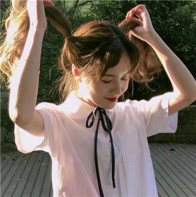微信好看阳光文艺性感女生头像