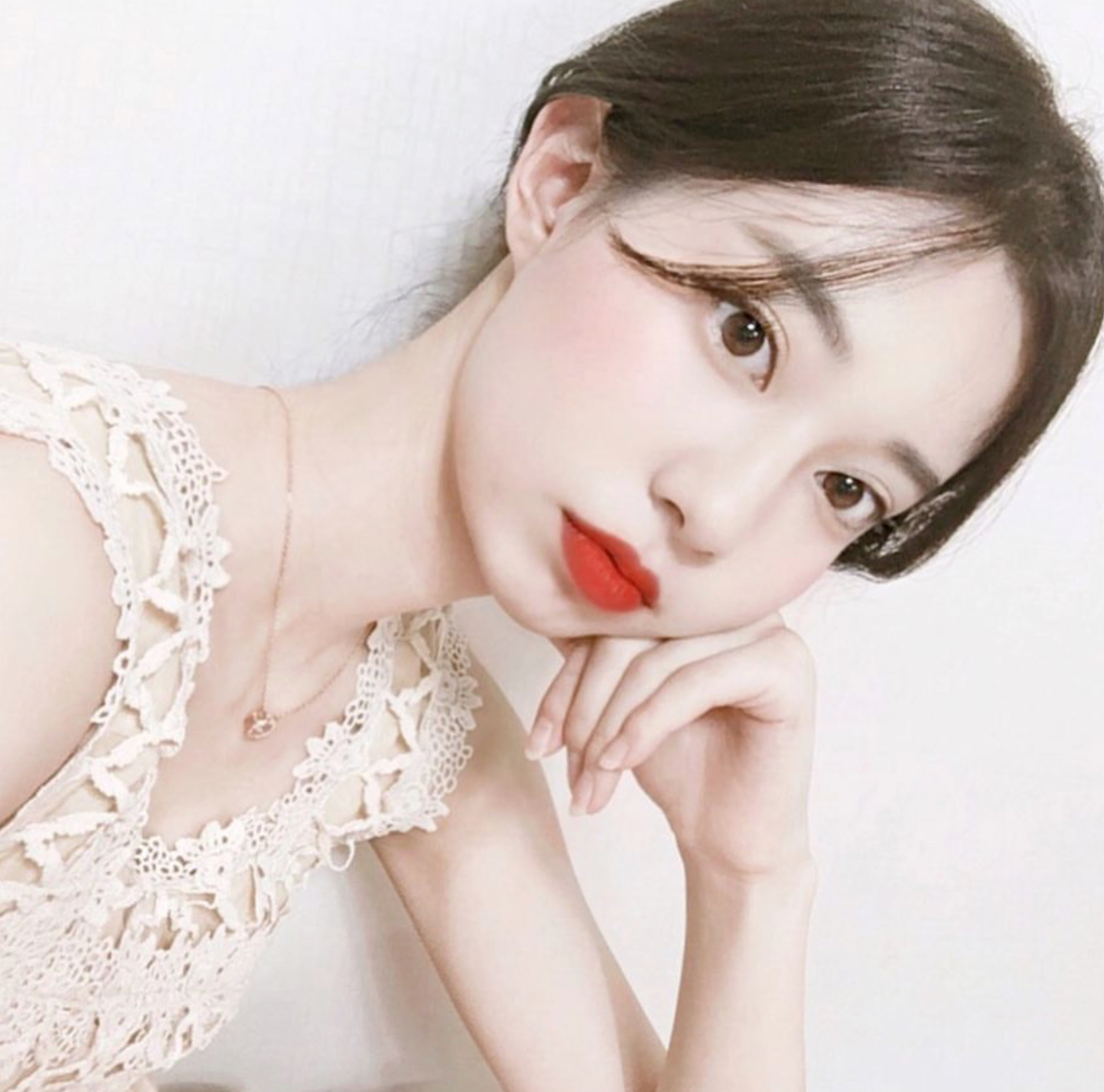 微信气质阳光简洁时尚女头